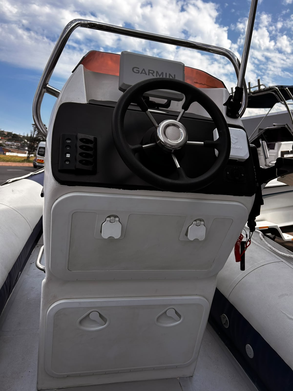 510 FALCON ON GALV TRAILER WITH DF100BTL SUZUKI 4-STROKE - Image 3
