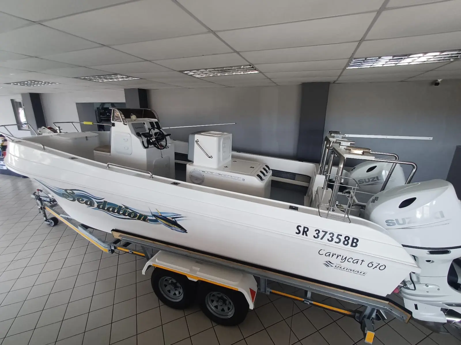 670 Carry Cat 2 x DF140 Suzuki